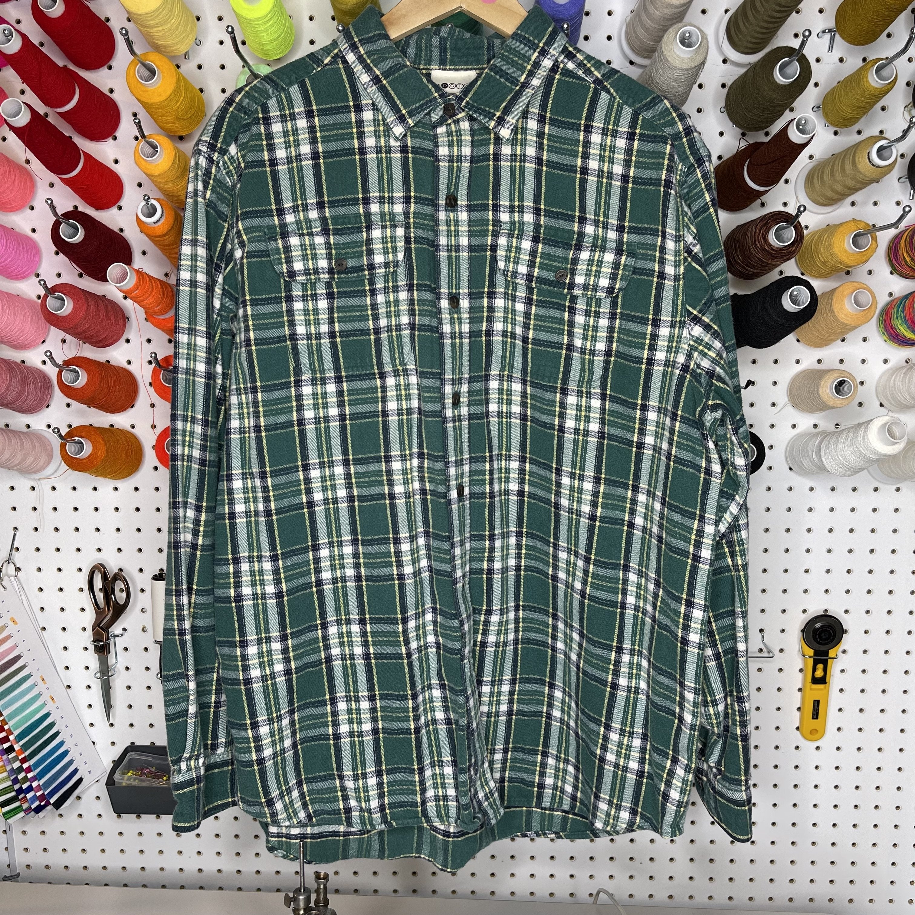 Flannel - L - Green/Yellow/Navy Flannel - 4 DOTS